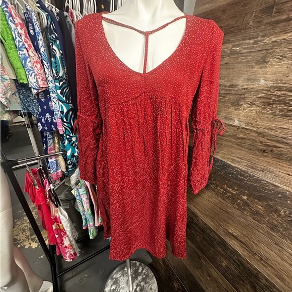 American Eagle Outfitters Red V-Neck 3/4 Sleeve Sundress - Picture 1 of 11